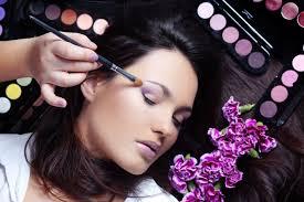O make-up,3D mihalničky a nechtíky sa postará Miška Heretikova