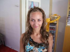 Načesaná a namalovaná - takto by to mělo vypadat :)