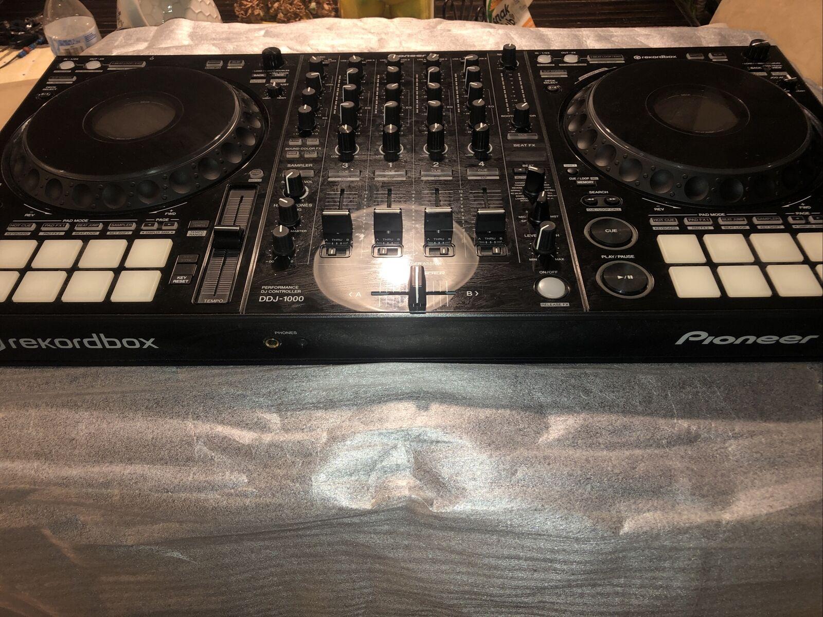 Prodám Zcela nový Pioneer DDJ-1000 DJ ovladač pro Rekordbox skladem - Obrázek č. 1