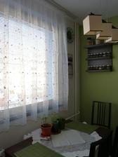 do kuchynky sme si dali kvietkovanu :)