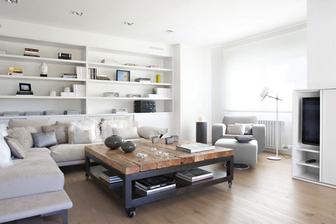 Vivienda en Llaveneres, severne od Barcelony, Španielsko (via freshome)... možno je príliš "trendy", ale inak pekný...