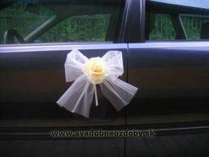 to bude na kluckach auticka ale v bordovom