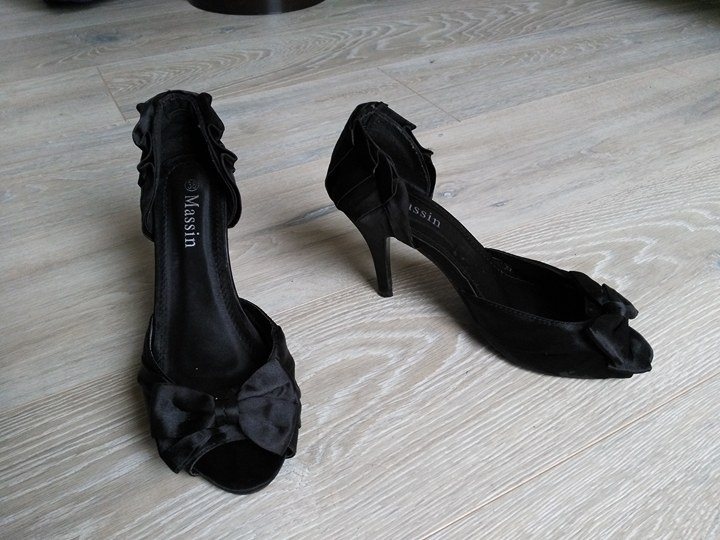 Elegantné čierne topánky - Obrázok č. 1