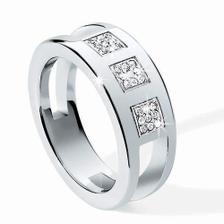 asi půjdem do oceli nebo titanu s diamantíkama, třeba tento je krááásnej
