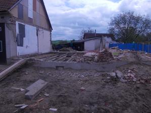 základ je zabetovaný,sklepy z části zasypané