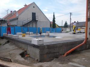 pán z ytongu založil rohy