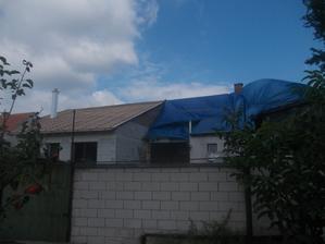 krytina je sundaná, ale předpověď počasí není příznivá