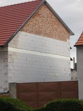 náš domeček z boku