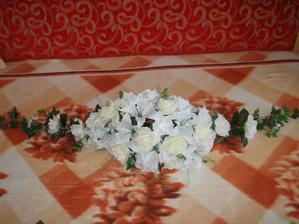 ikebana na hlavny stol