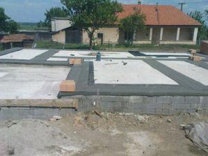 7.5.2009 založené rohy domu