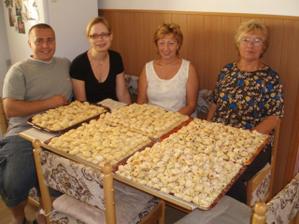 hlavni akteri akce:svatebni kolacky