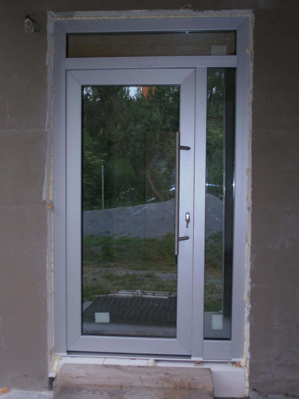 Presklené vchodové dvere - Okná a dvere