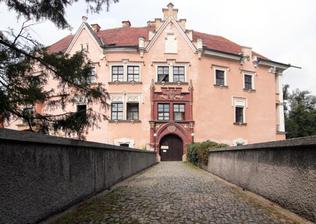 Zámek Vrchotovy Janovice