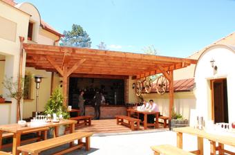 Vinařství U Kapličky - Letní restaurace Poslední štace