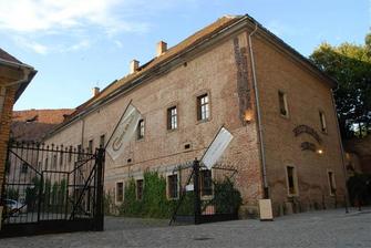 Galerie a restaurace Podkova