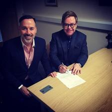 Elton John a David Furnish (2014)