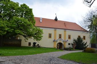 Tvrz Třebotov