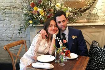 Domino Kirke a Penn Badgley(Super drbna) (2017)