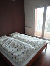 loznice a balkon