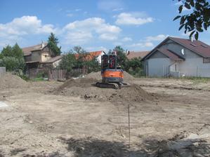 9.8.14 Sťahujeme dole