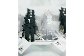 Bride & Groom Candy Favor Bags.....no nie sú úžasné??tie musím mať!!!