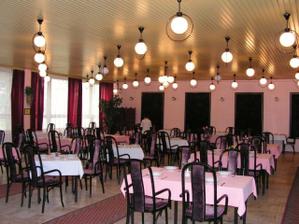 tak tu bude svadobna hostinka, Hotel Strojar KE