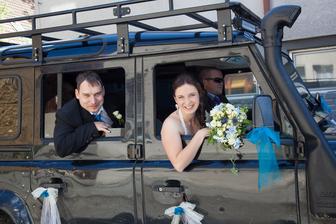 LAND ROVER náš super svatební vůz i s řidičem! :-)