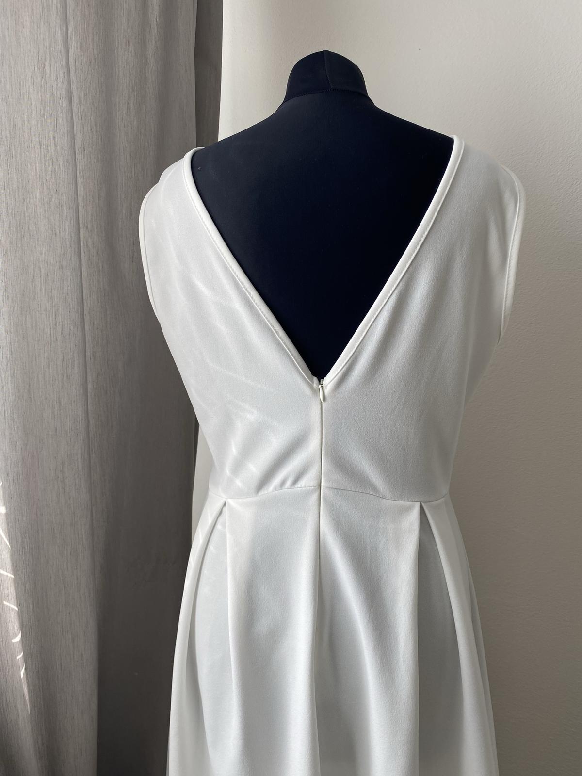 Bílé krajkové šaty - Obrázek č. 2