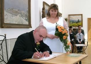 už chybí jen podpis