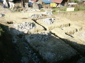 vsetko je pripravene a cakame na beton...