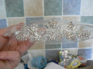 New tiara as flower went dull on comb x