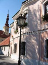hotelik, v ktorom "zakotvyme" v nas velky den... V historickom centre Trnavy... :-))