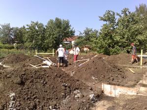 30.6.2012 - dobetonovavanie toho chybajuceho betonu... 2 hodky a bolo po sichte