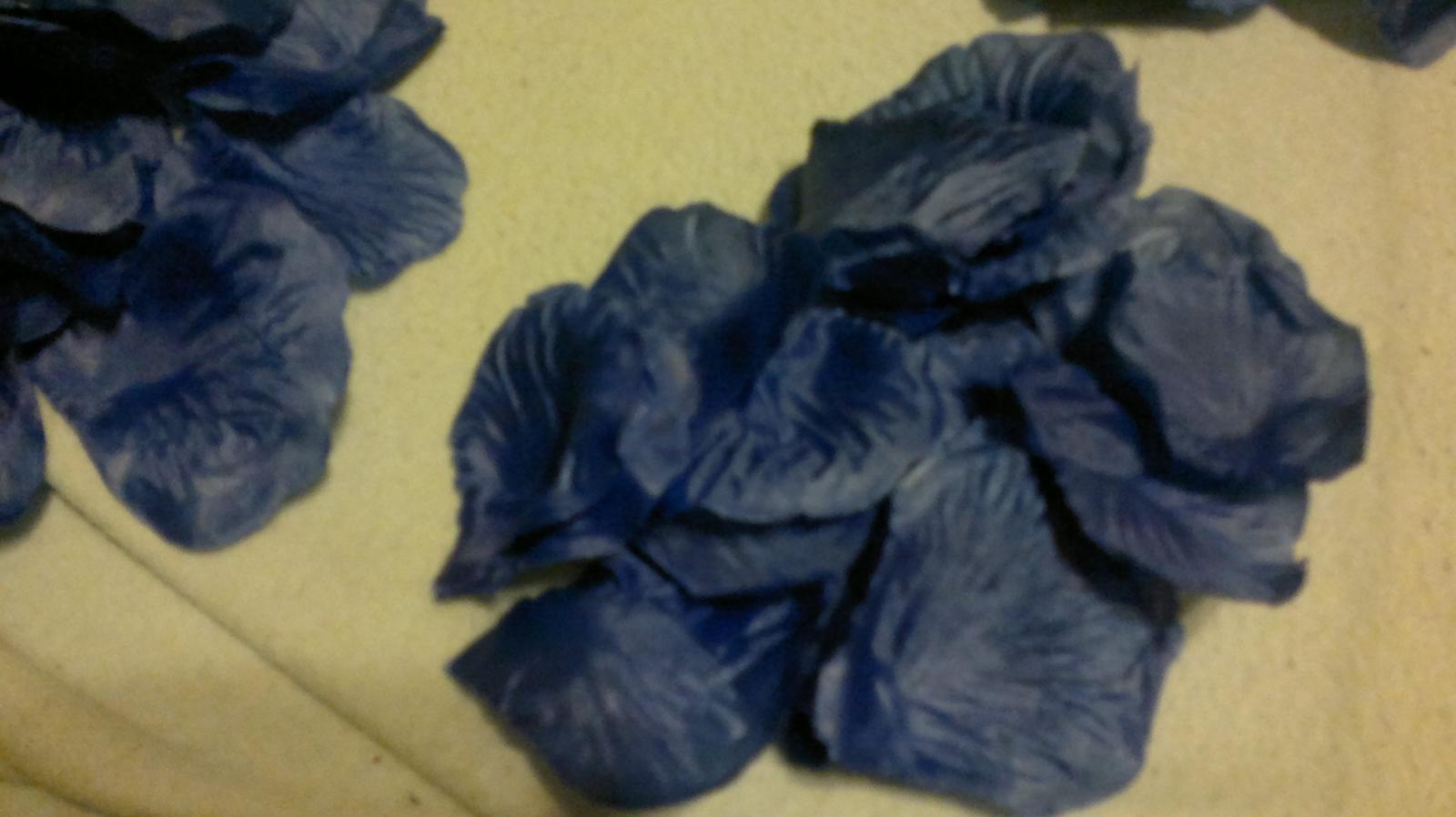 Plátky růží modré 75ks MIX - Obrázek č. 3