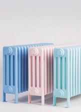Do dlhej chodby medzi dvere na stenu zavesim retro liatinovy radiator len taky falosny a natriet mozno v pastelovej farbe zladeny s tapetou