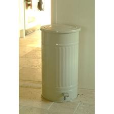 bud odpadkovy kos Odpadkový kôš s pedálom 40 L Clay www.bellarose.sk 65eur