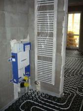 zapojeny mame uz aj radiator