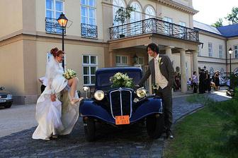 pred kaštieľom v Palárikove