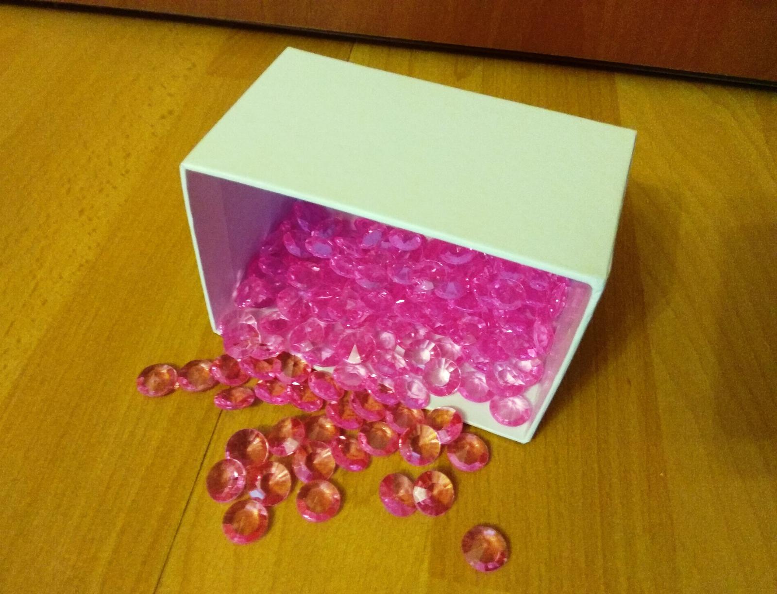 Růžové kamínky, drahokamy - Obrázek č. 1