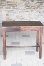 http://mypieceofvintageprairie.blogspot.sk/2017/11/small-table-makeover-with-miss-mustard.html
