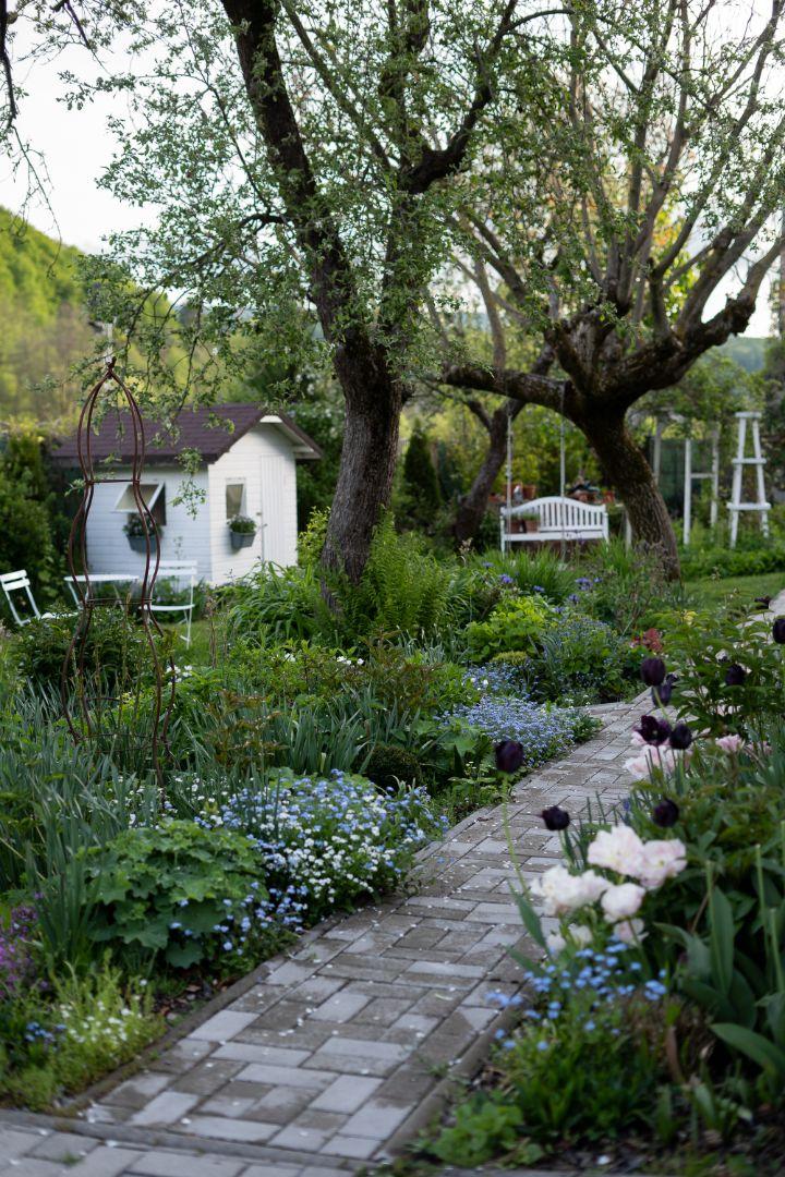 Záhrada a terasa - spomienka na jarnu zahradu... http://www.prairie-charm.com/2024/01/zahrada-v-roku-2023.html