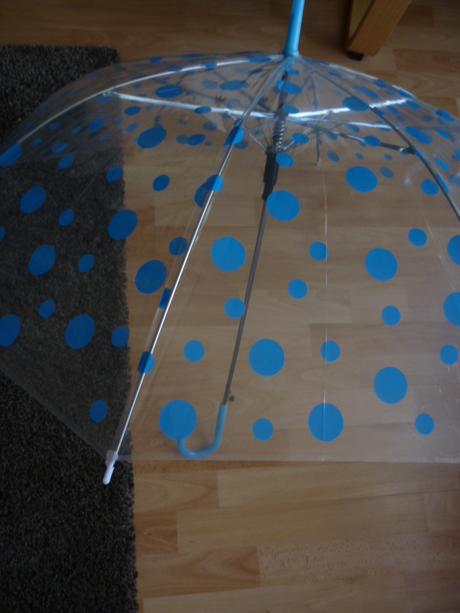 transparentní deštník puntíkatý - Obrázek č. 1