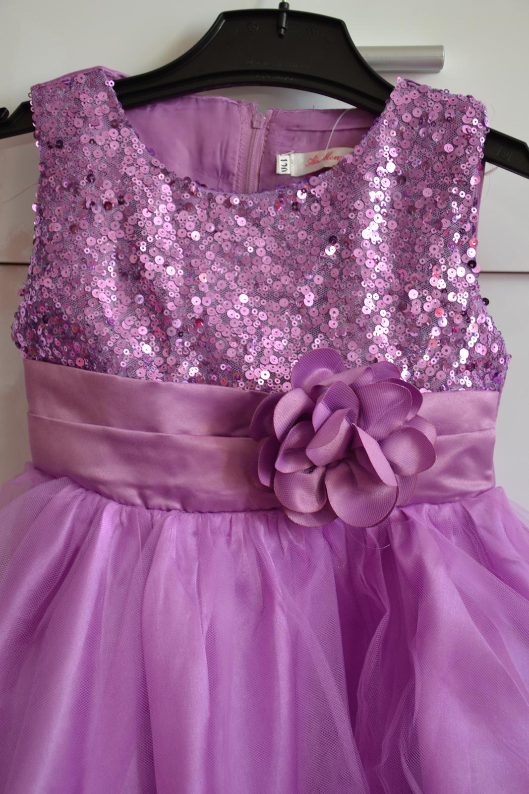 lila šaty pětivrstvé s tylovou spodnicí a flitry - Obrázek č. 2
