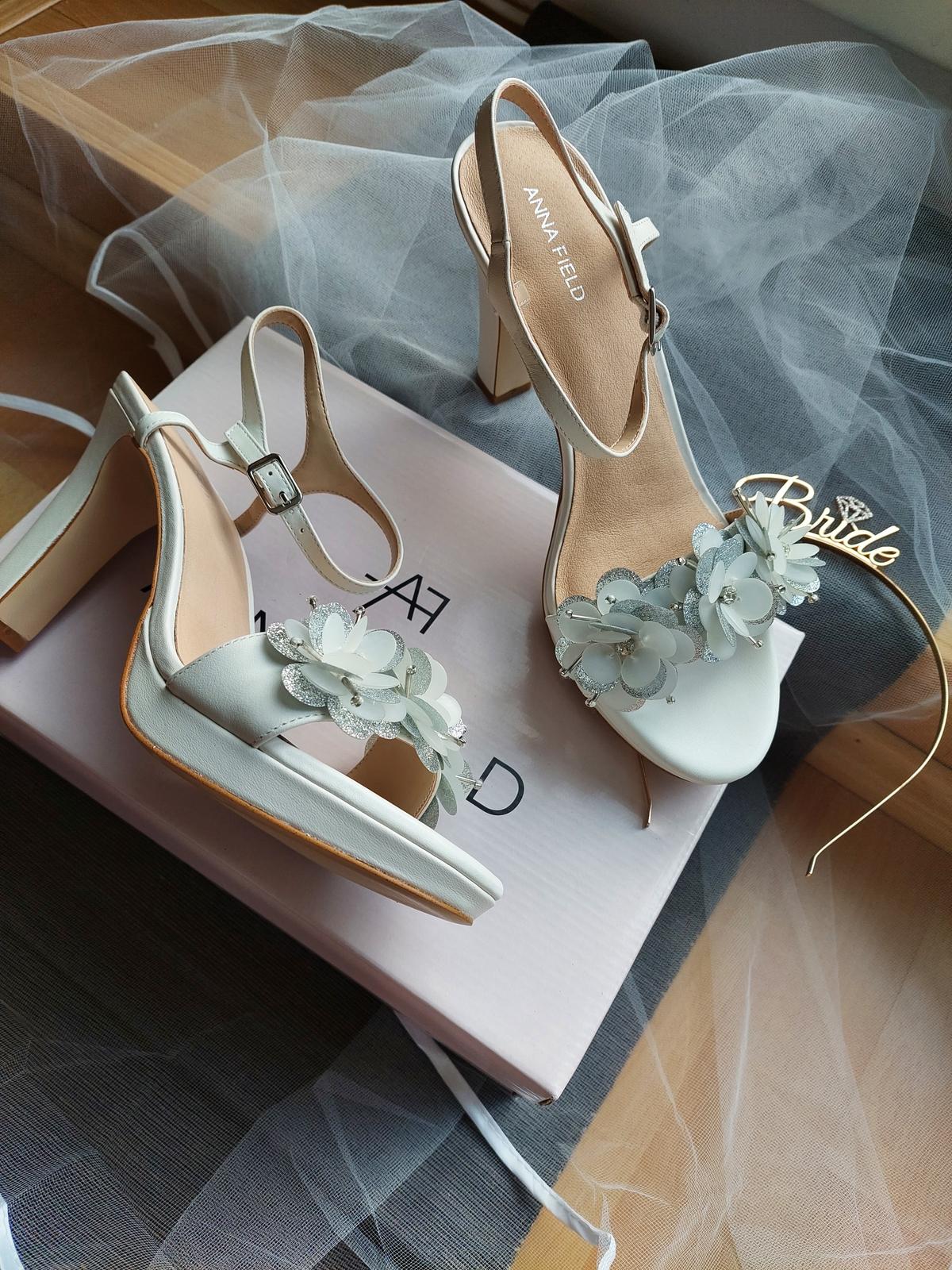 luxusni svatebni boty s krystaly vel.40 - Obrázek č. 1