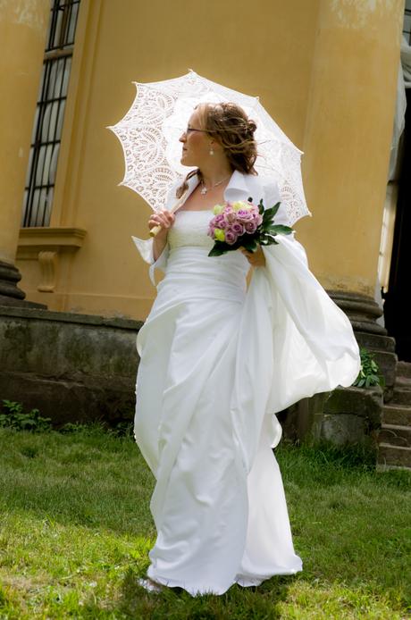bílé svatební šaty + spodnice a bolerko - Obrázek č. 1