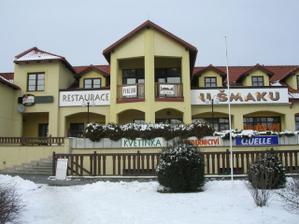 Tady bude hostina