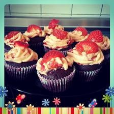 Čokoládové cupcake s jahodovým krémem