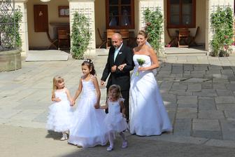 Taťka mě vede k budoucímu ,,manželovi".