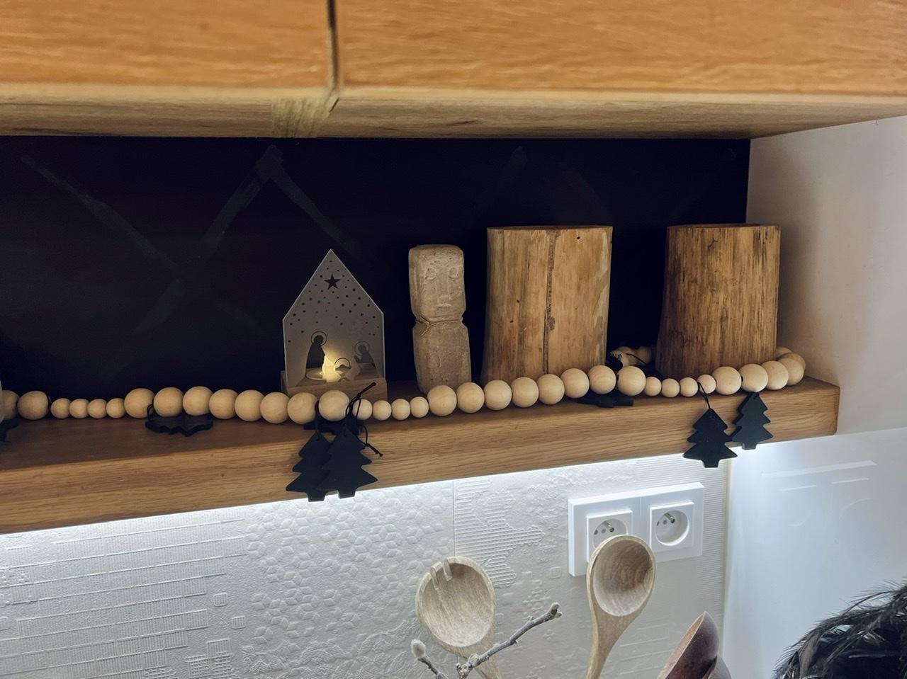 Naše L-ko 2023 - Kuchyňa - nový miniaturný jednoduchý betlehém na sviečku.