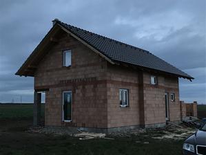 Střecha konečně hotová :)